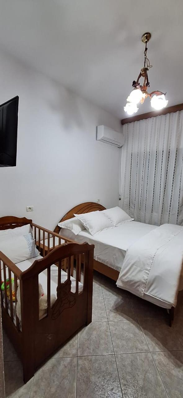 Marbi Guest House Gjirokastër Buitenkant foto