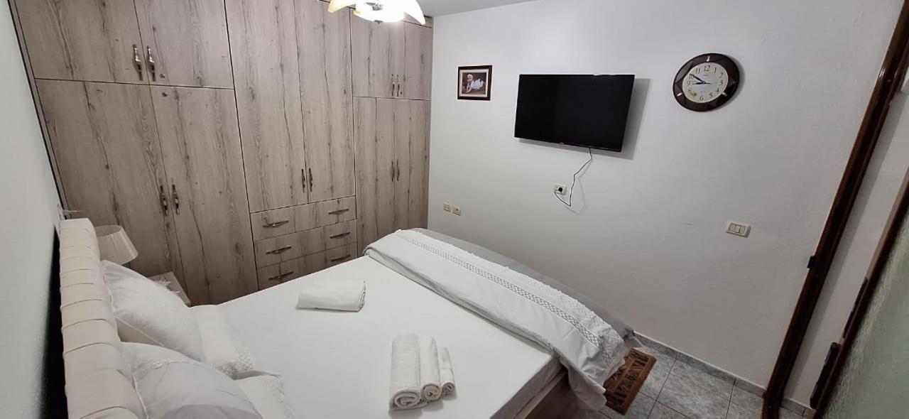 Marbi Guest House Gjirokastër Buitenkant foto
