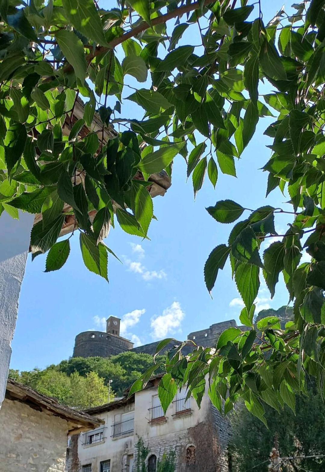 Marbi Guest House Gjirokastër Buitenkant foto
