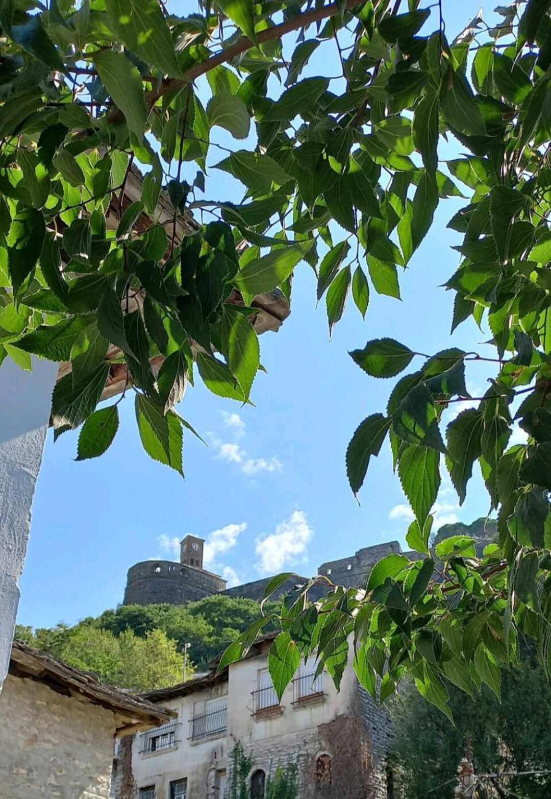 Marbi Guest House Gjirokastër Buitenkant foto