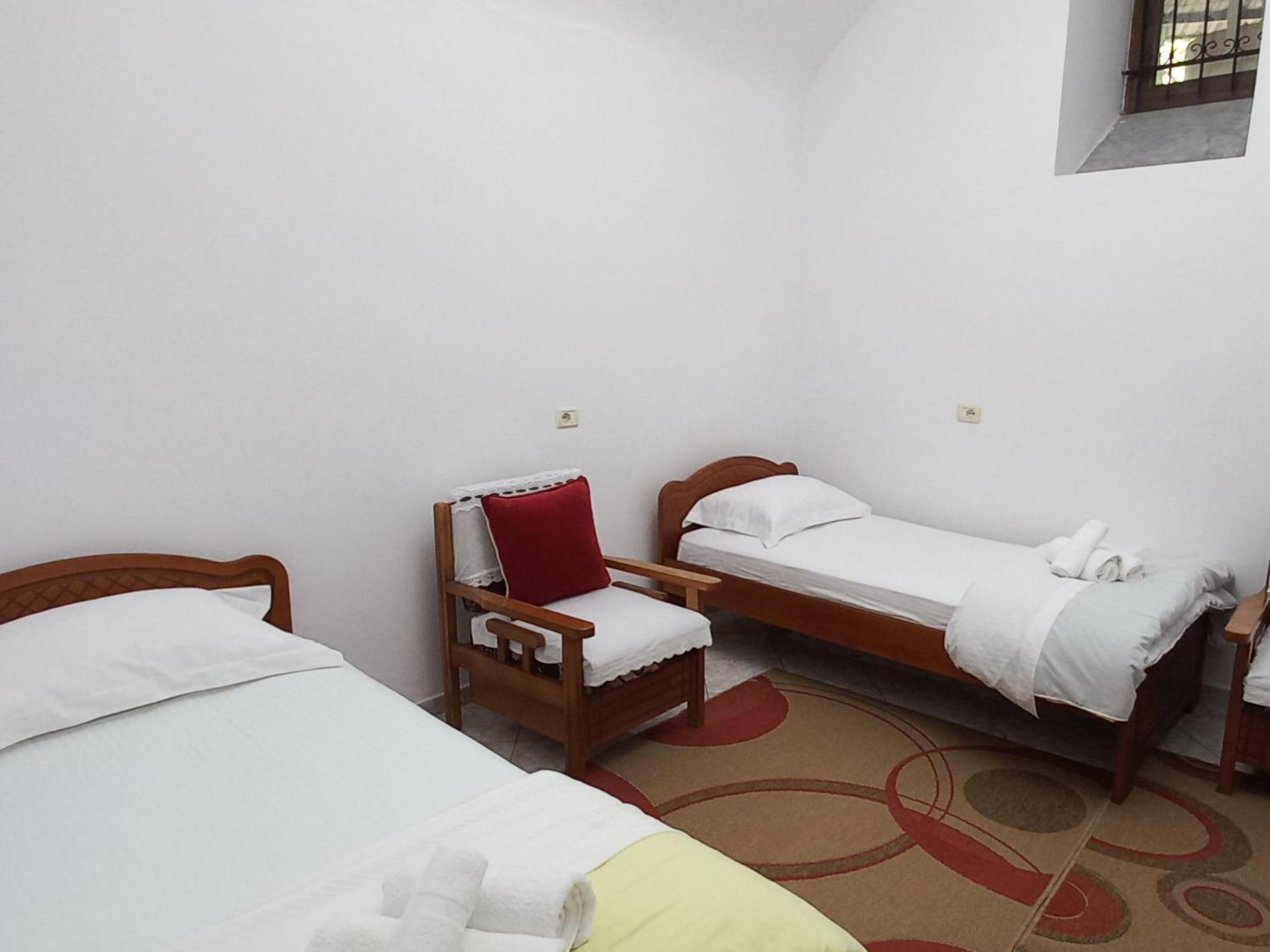Marbi Guest House Gjirokastër Buitenkant foto