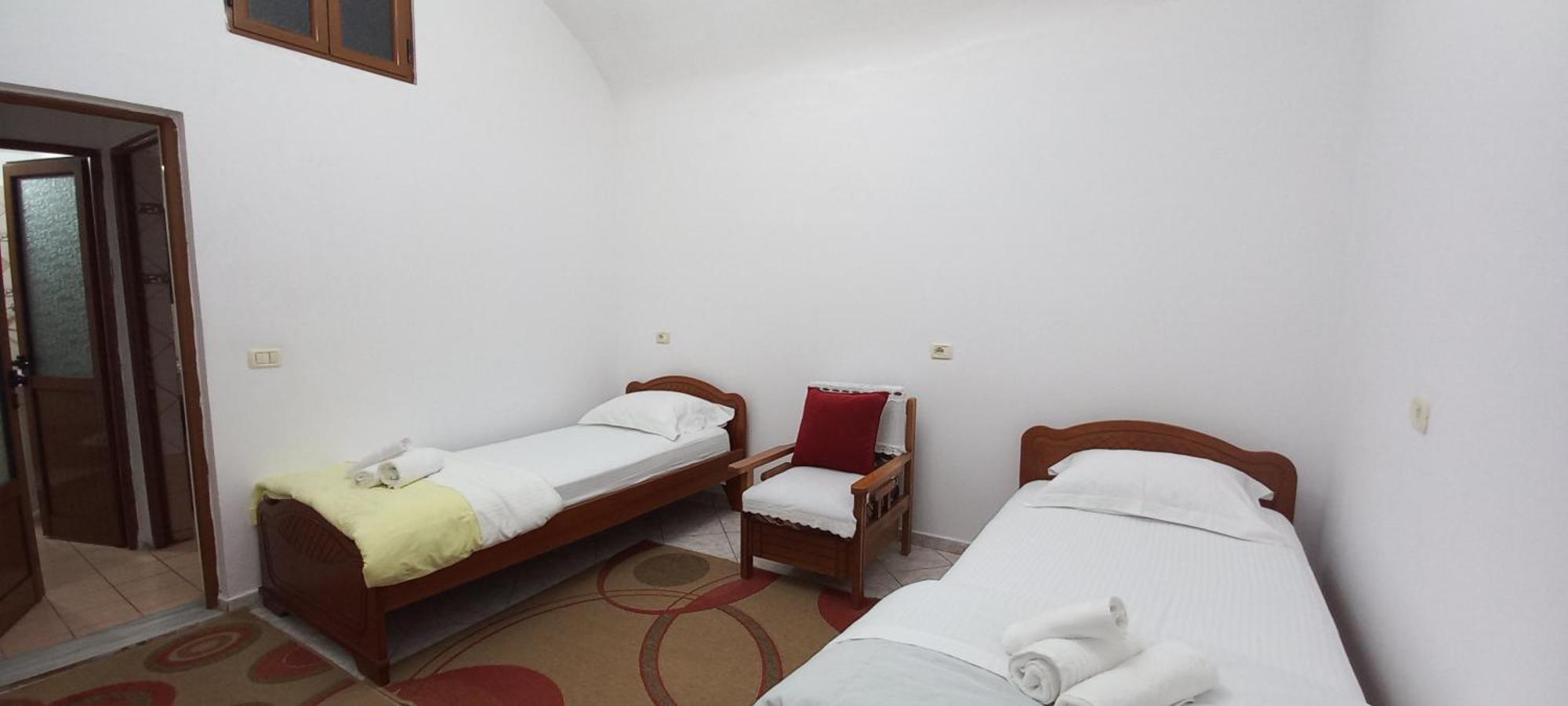 Marbi Guest House Gjirokastër Buitenkant foto