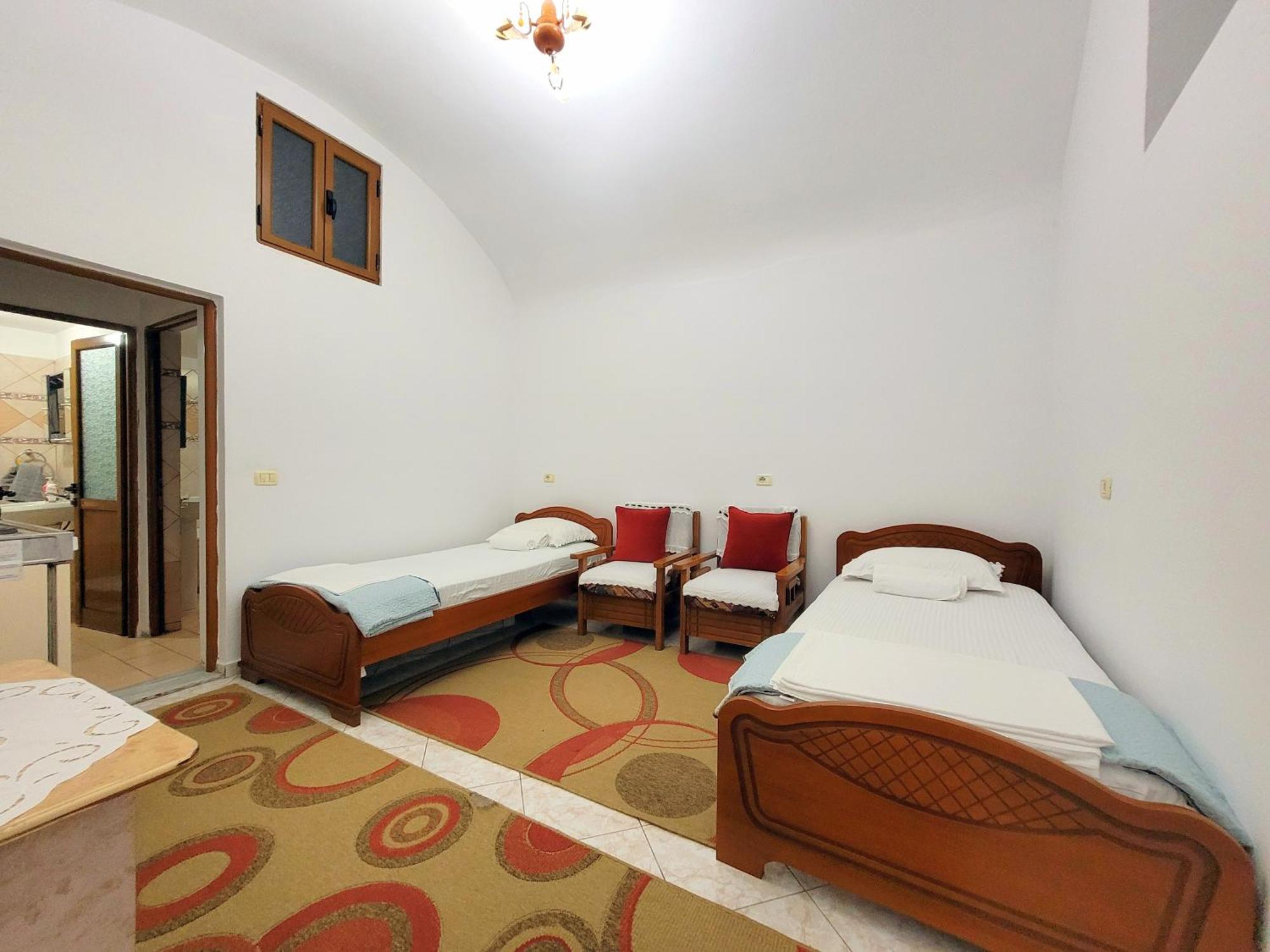 Marbi Guest House Gjirokastër Buitenkant foto
