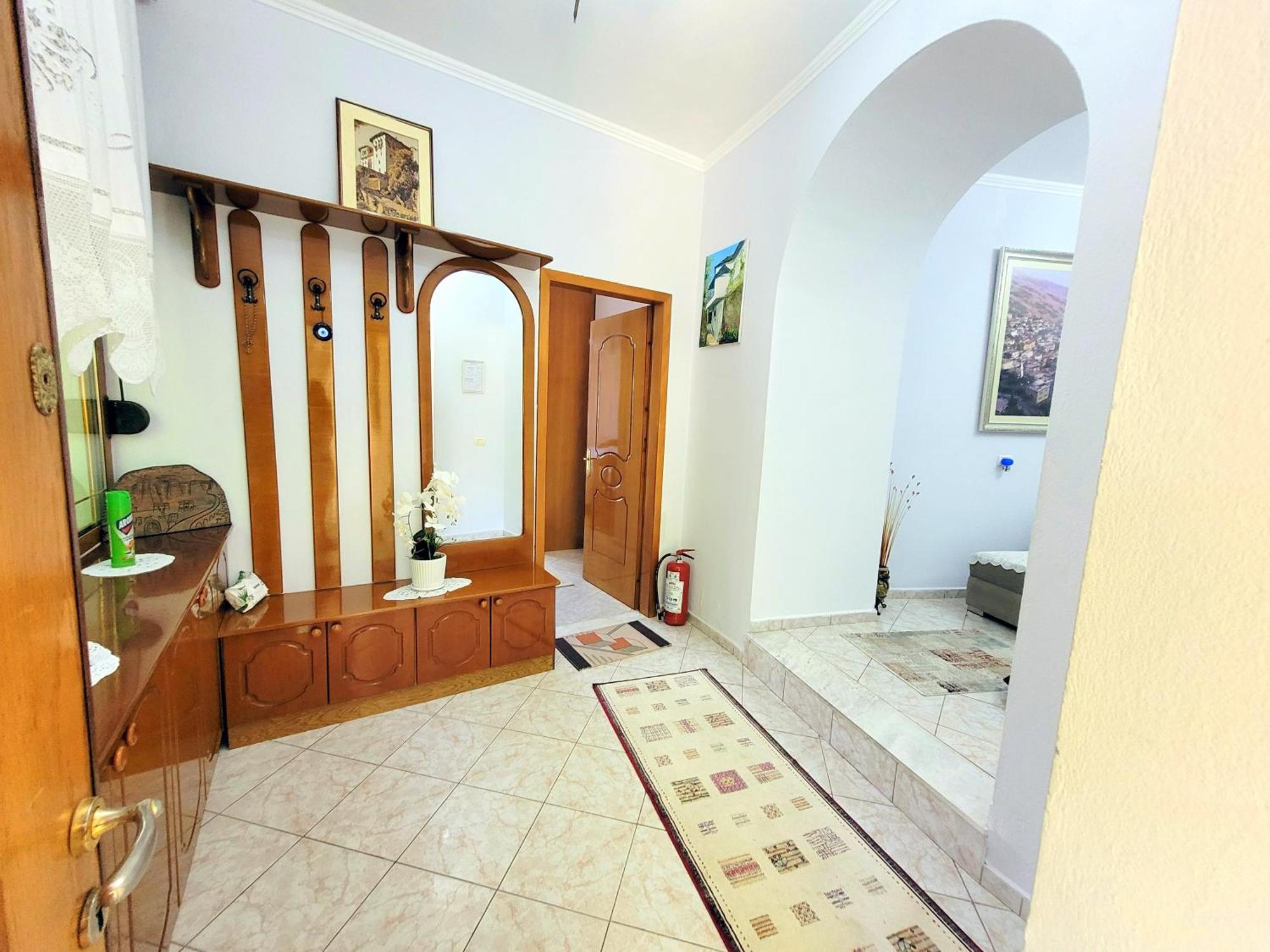 Marbi Guest House Gjirokastër Buitenkant foto