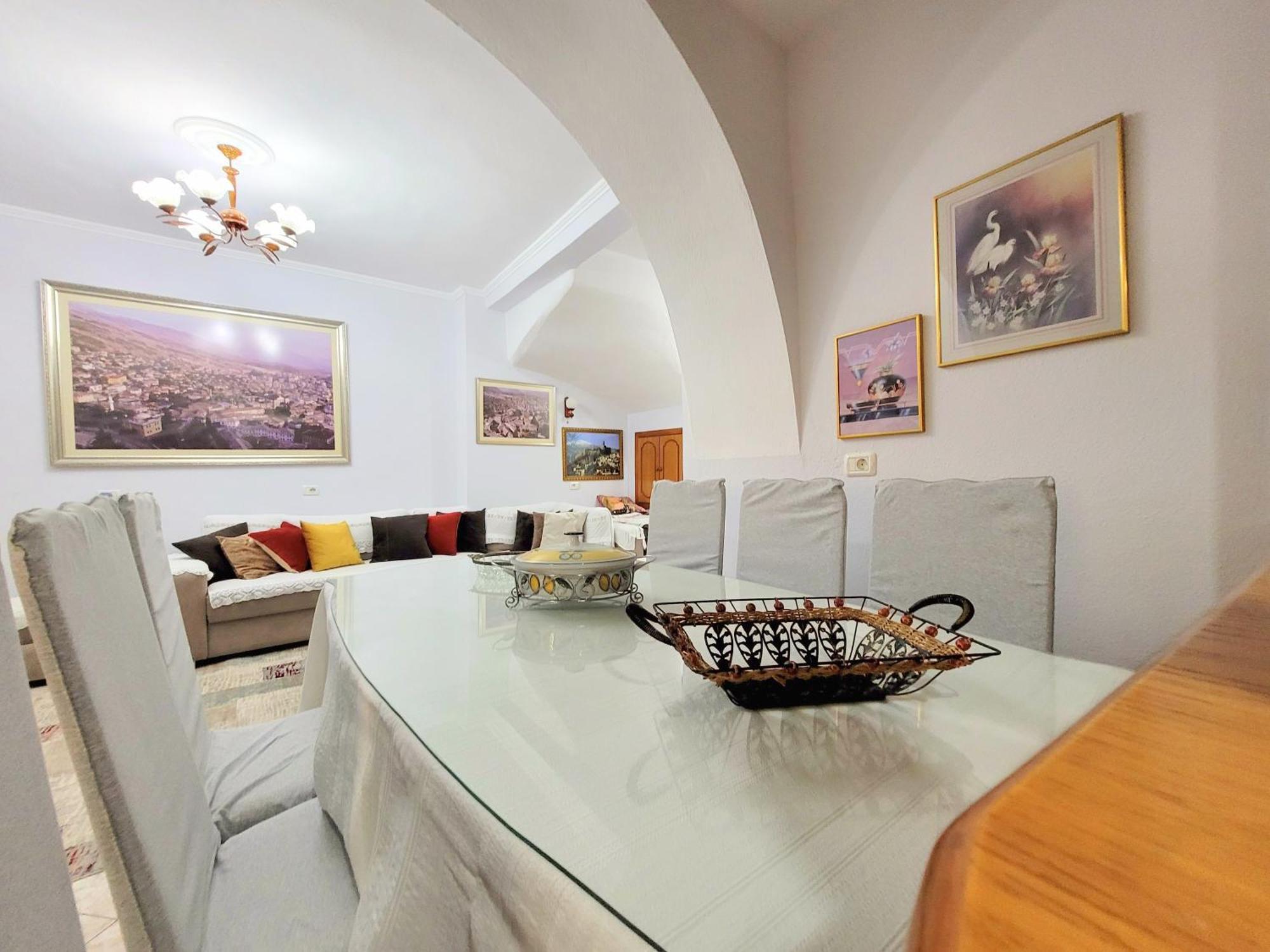 Marbi Guest House Gjirokastër Buitenkant foto