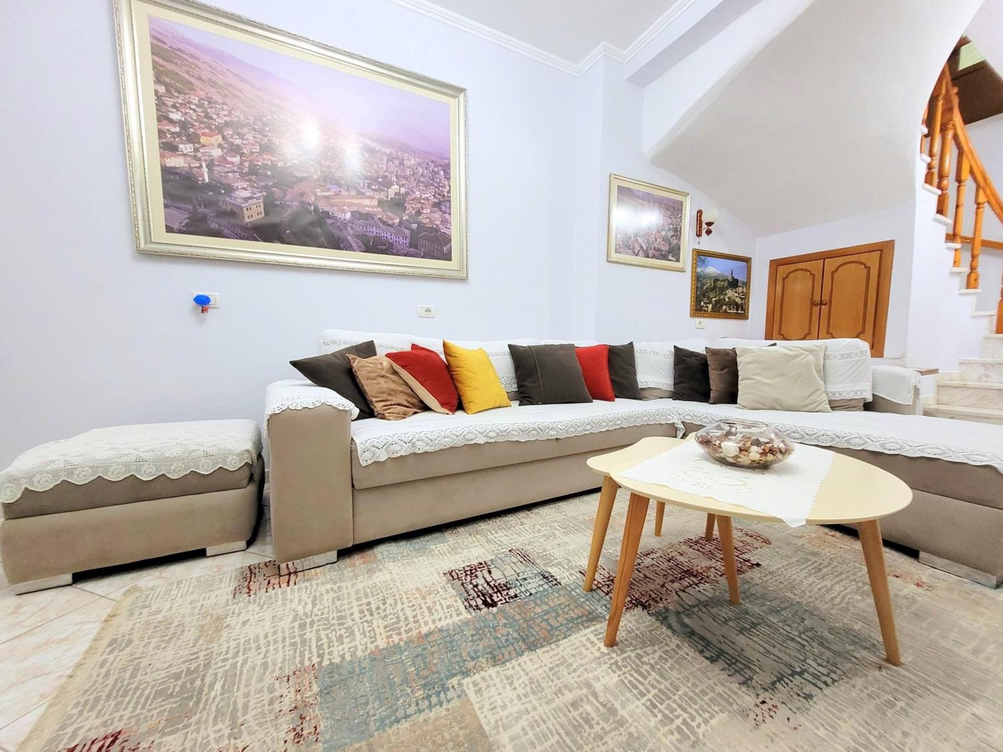 Marbi Guest House Gjirokastër Buitenkant foto