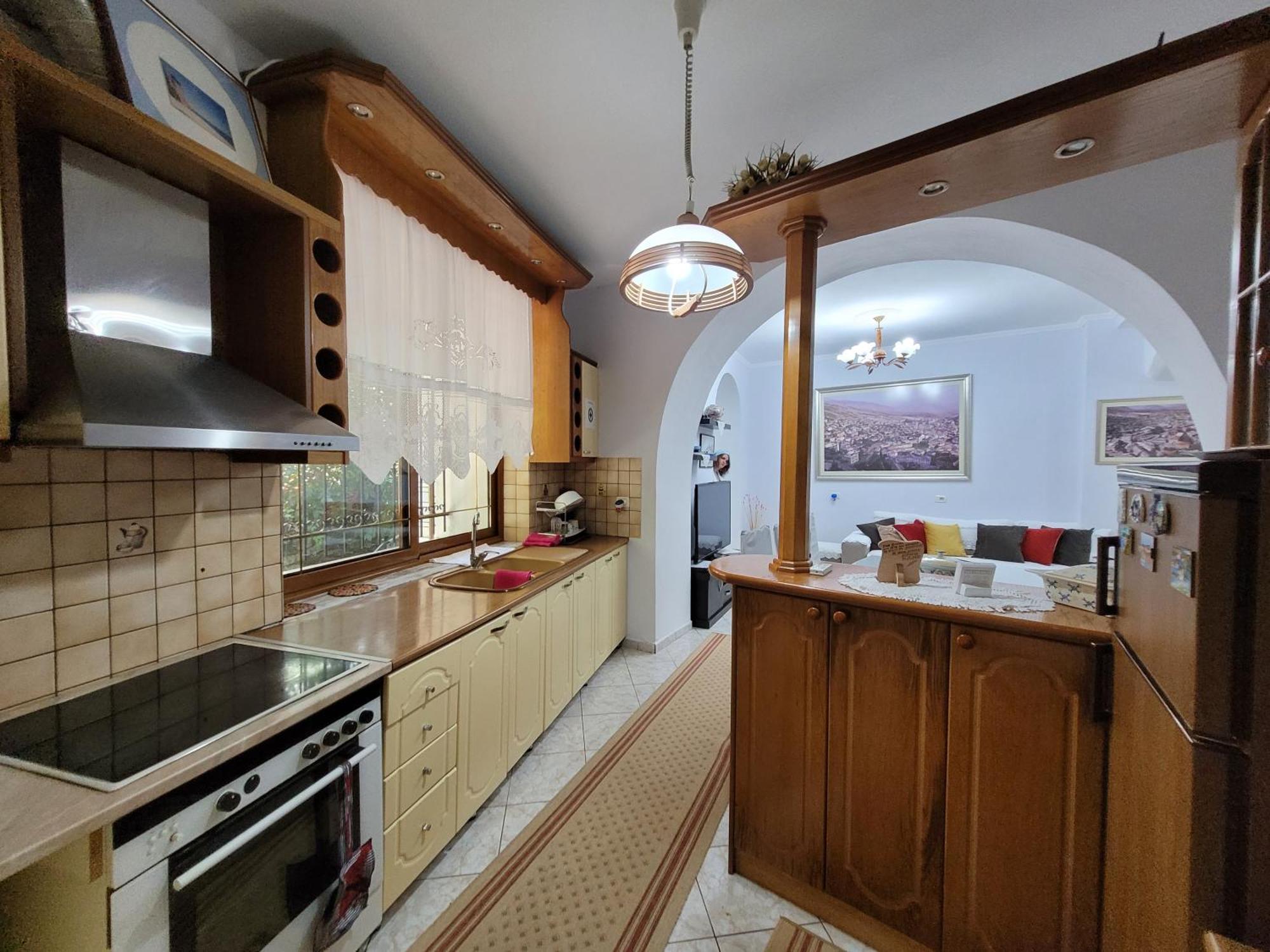 Marbi Guest House Gjirokastër Buitenkant foto