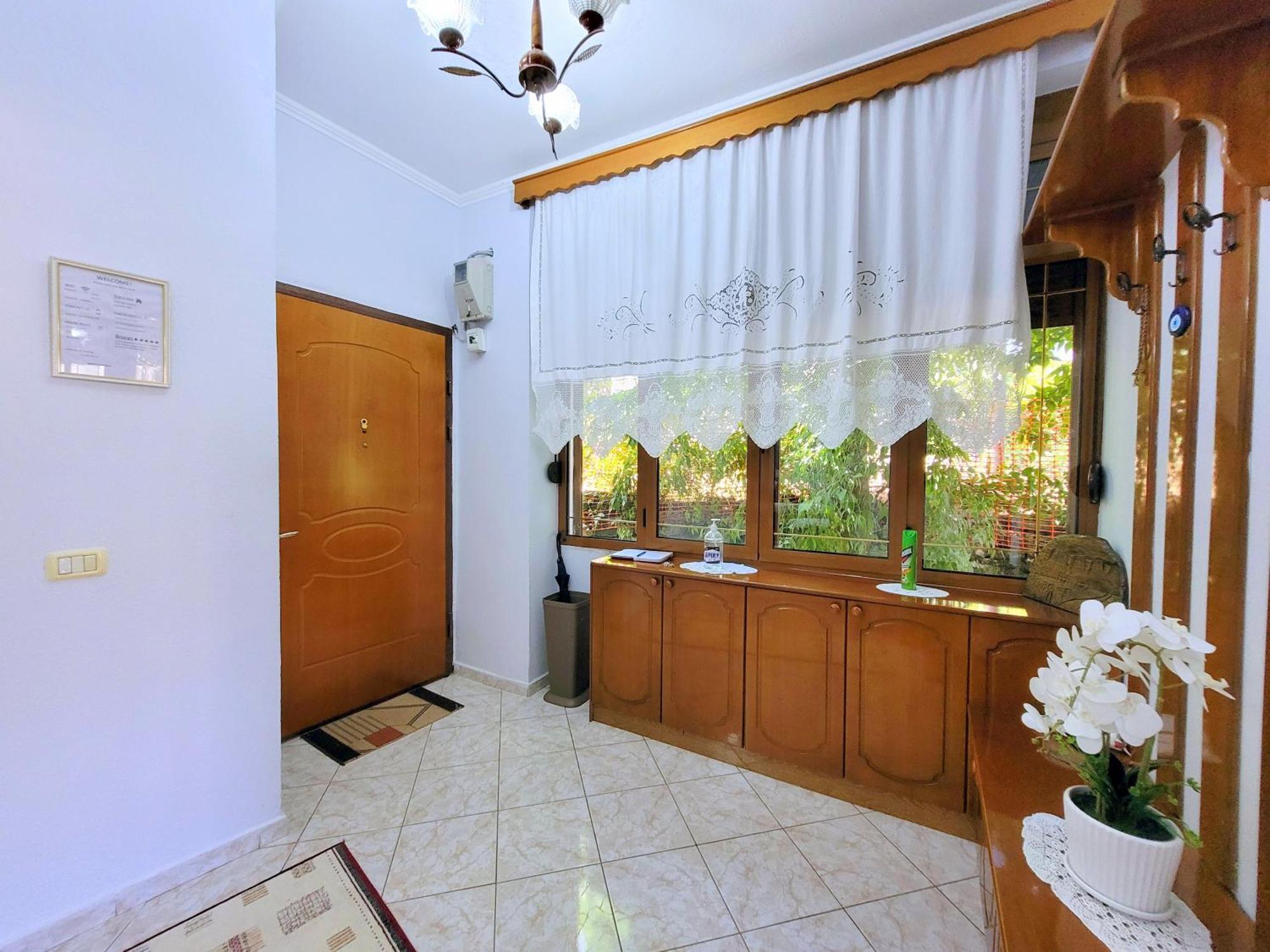 Marbi Guest House Gjirokastër Buitenkant foto
